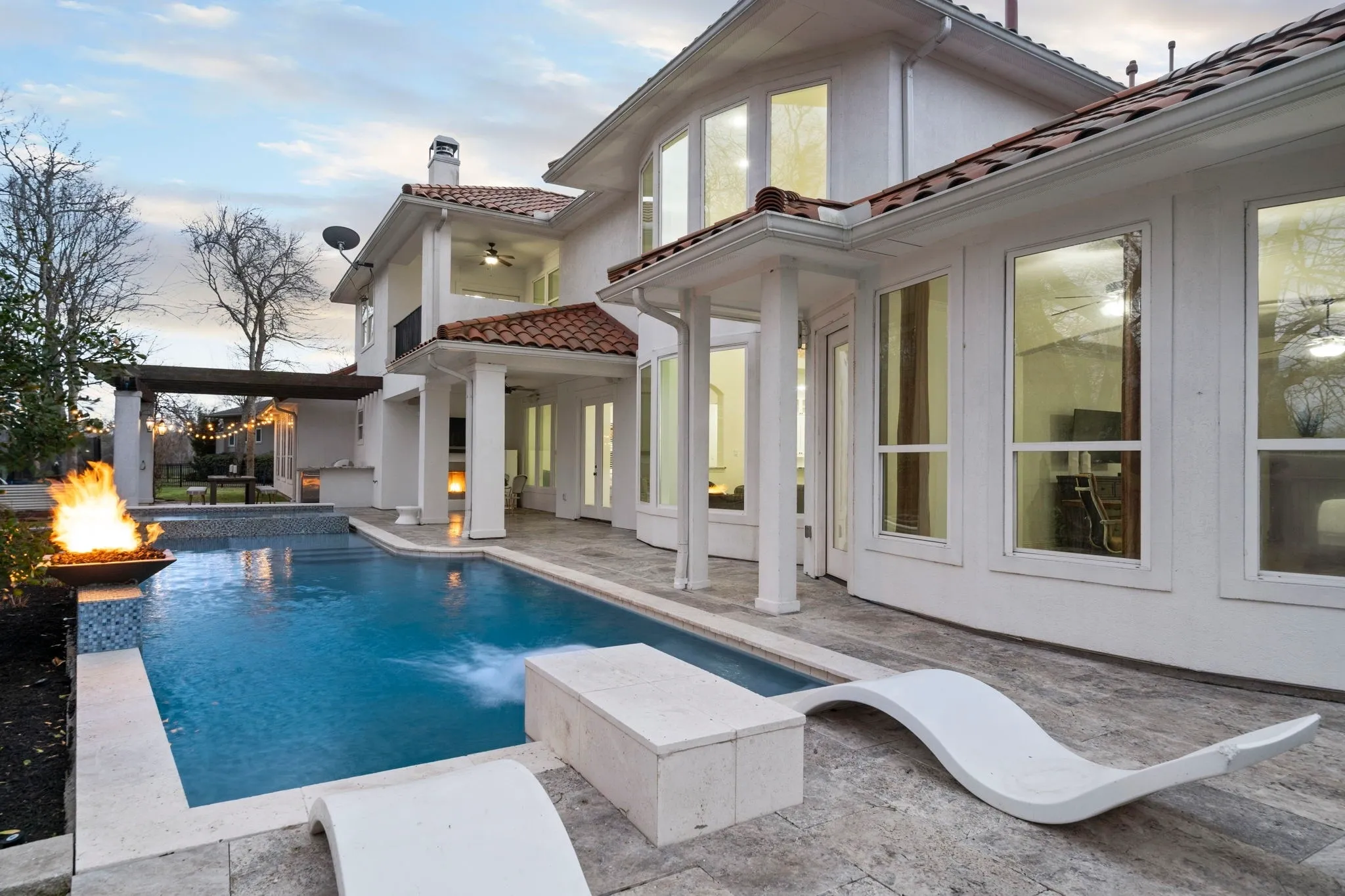Missouri City TX realtor reviewing a Texas real estate contract with home buyers and sellers